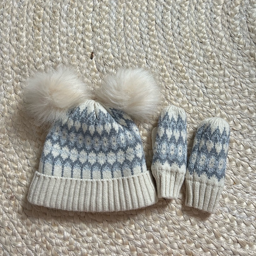 Gap baby toddler girl pig tail silver white Pom Pom beanie girls piggy S/M fair